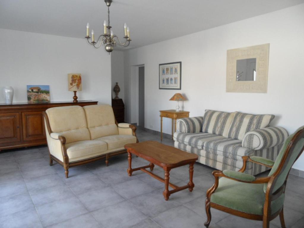 Logement Entre Mer Et Montagne Roujan Luaran gambar