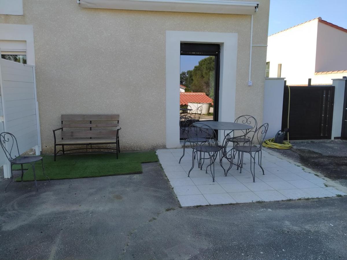 Logement Entre Mer Et Montagne Roujan Luaran gambar